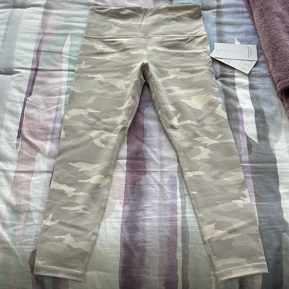 Athleta Elation 7/8 SP Camouflage Leggings in Grey and White- Small/Petite